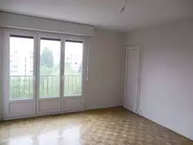 AUXERRE APPARTEMENT TYPE F3 REF 377