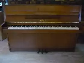 Piano droit Yamaha