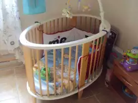 lit a barreaux rond pour bébé