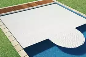 couverture de piscine motorisé