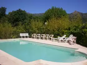 villa avec piscine à Jaujac 07380