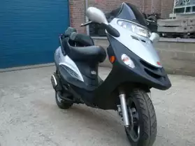 Scooter KYMCO Yager 50 SH-10