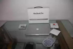 ordinateur Macbook Pro 15 pouces.