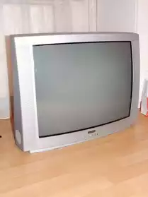 Télévision 68 cm
