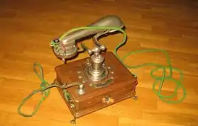 Rare Telephone Ancien