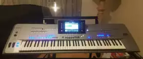 Synthétiseur à clavier Yamaha Tyros5-76