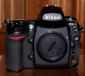 Nikon D700/grip couleur noir