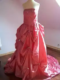 robe princesse rose perlée taille 36