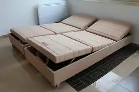 2 lits simples et canapé-lit