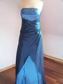 robe de soirée bleue perlée taille 36
