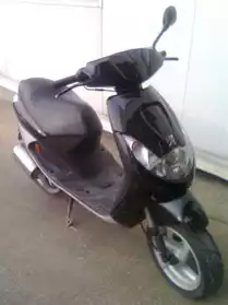 scooter peigeot vivacity noir