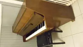 Piano droit samick
